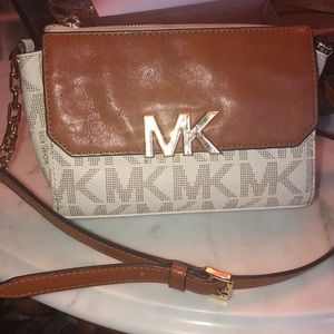 Michael Kora cross body purse